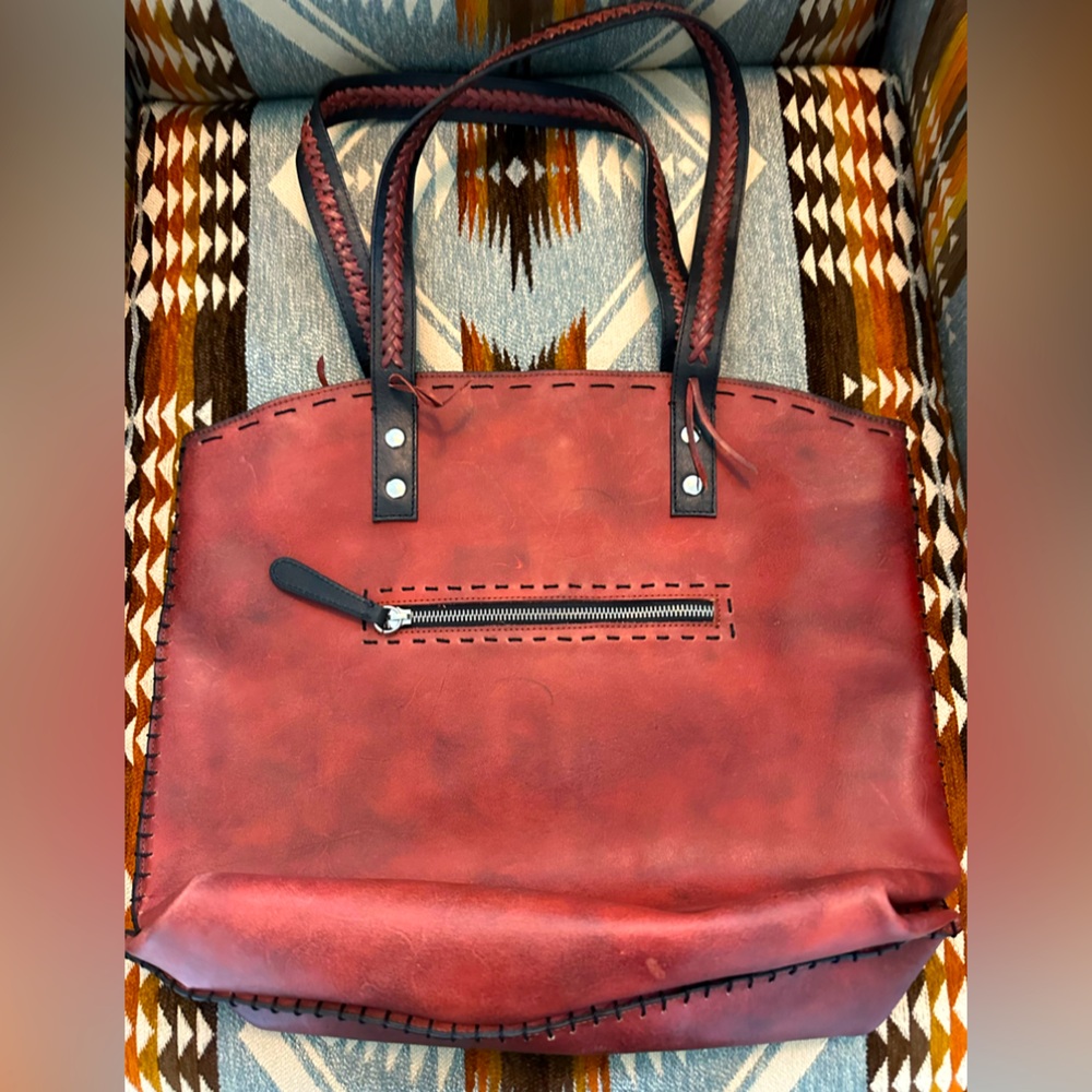 Make this BEAUTIFUL Cowgirl Cool Red Leather Tote LIKE NEW yours today!